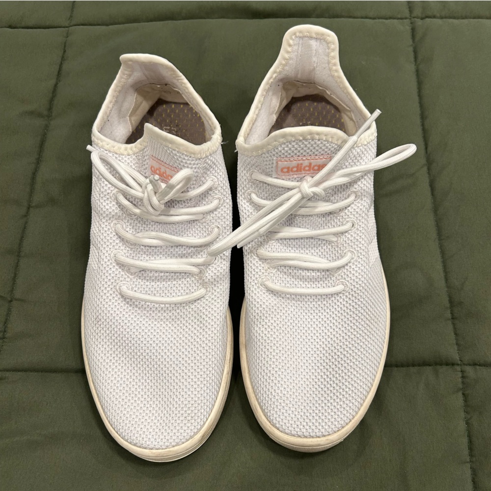 Adidas Cloud foam Shoe